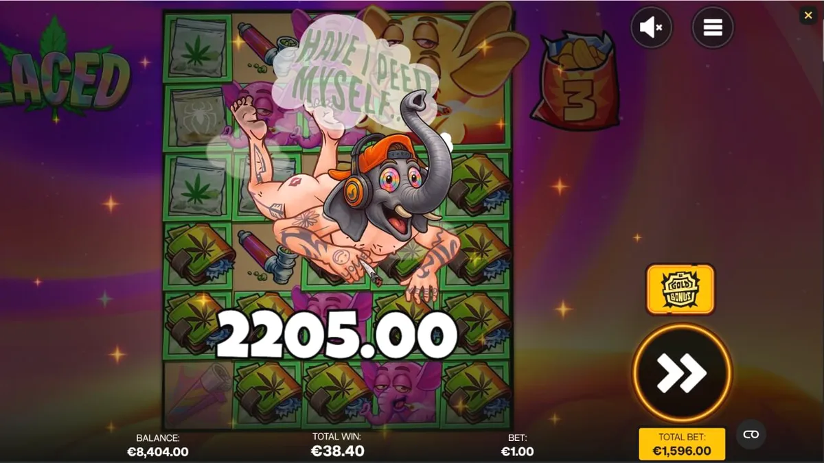Tampilan visual slot Laced dengan nuansa apartemen yang santai dan simbol-simbol unik.